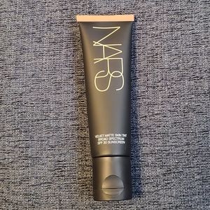 NARS Seychelles Velvet Matte Skin Tint